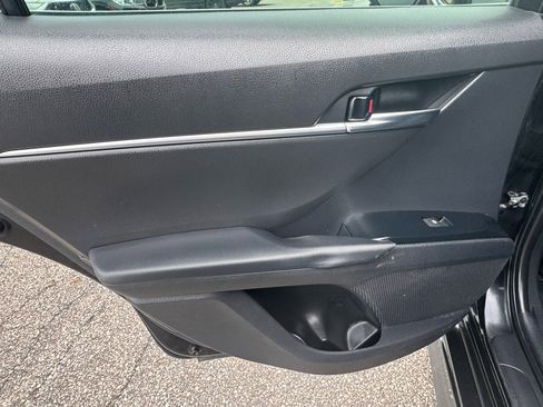 Used 2020 Toyota Camry SE image 22