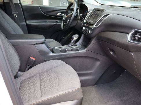Used 2024 Chevrolet Equinox LT FWD image 17