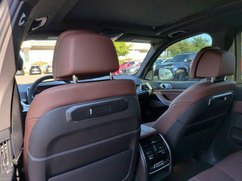 Used 2026 BMW X5 xDrive50e w/ M Sport Package AWD/4WD image 34