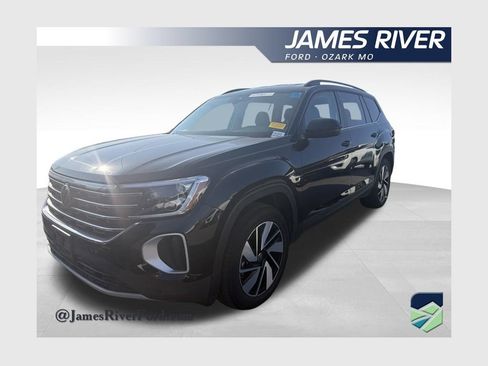 Used 2025 Volkswagen Atlas SE FWD image 1