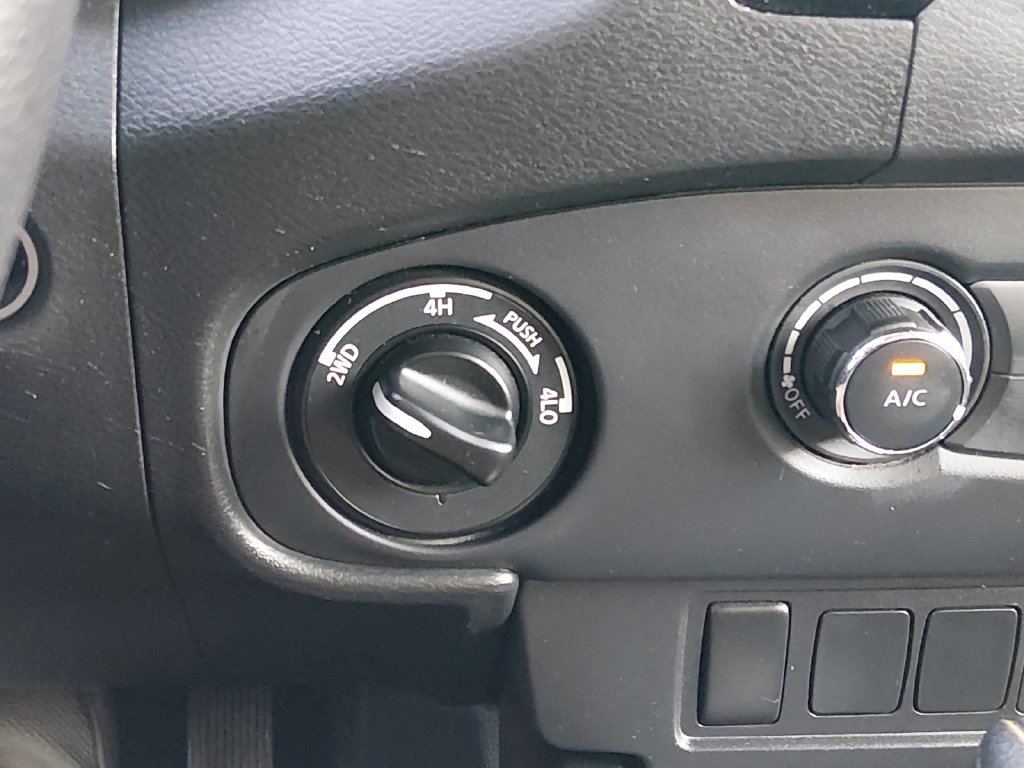 Used 2023 Nissan Frontier SV AWD/4WD image 22