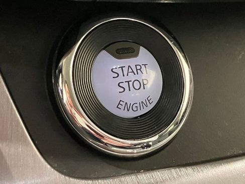 Used 2020 Nissan Murano SV image 23