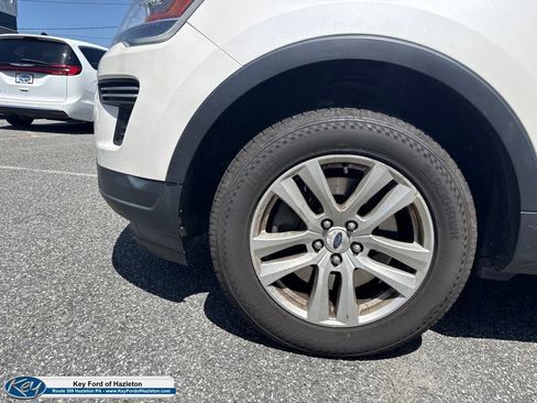 Used 2019 Ford Explorer XLT AWD/4WD image 4