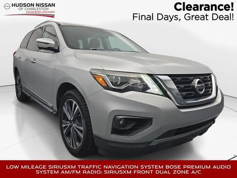 Used 2020 Nissan Pathfinder Platinum FWD image 1
