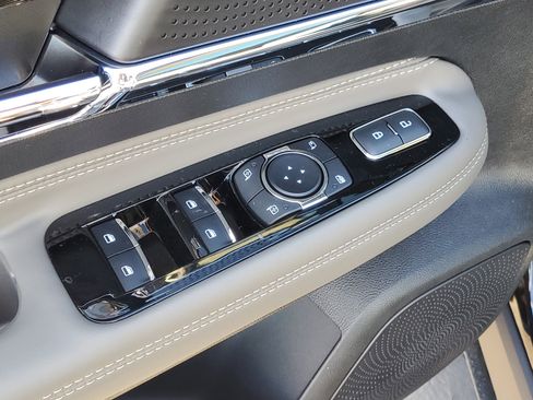 New 2025 Lincoln Corsair Reserve image 10