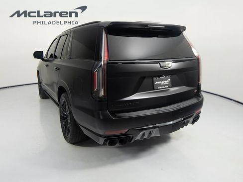 Used 2023 Cadillac Escalade V AWD/4WD image 7