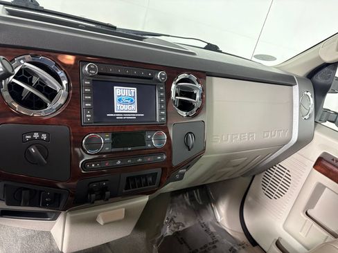 Used 2010 Ford F350 4x4 Crew Cab Super Duty image 17