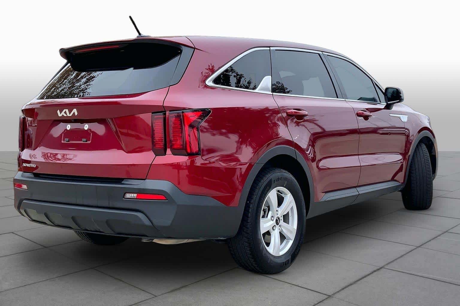 Used 2023 Kia Sorento LX FWD image 13