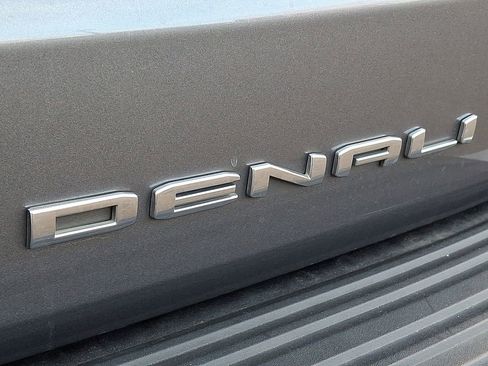 Used 2021 GMC Yukon XL Denali w/ Denali Premium Package image 36