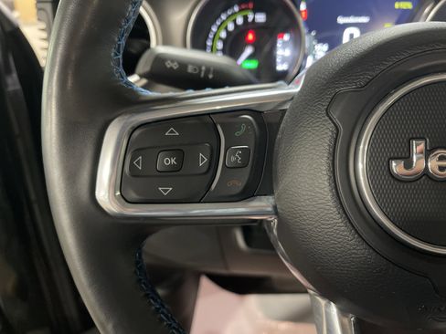 Used 2023 Jeep Wrangler Rubicon w/ Cold Weather Group image 18