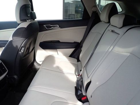 Certified 2025 Kia Sportage EX w/ EX Premium Package image 9