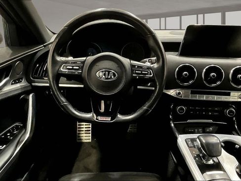 Used 2018 Kia Stinger GT2 image 5