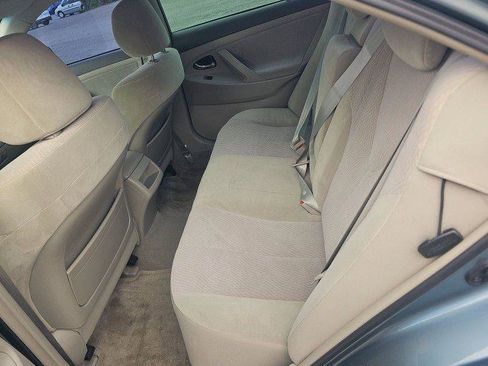Used 2010 Toyota Camry SE FWD image 6