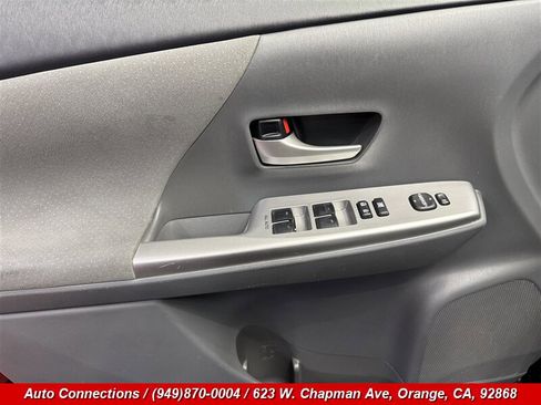 Used 2012 Toyota Prius V Two image 22