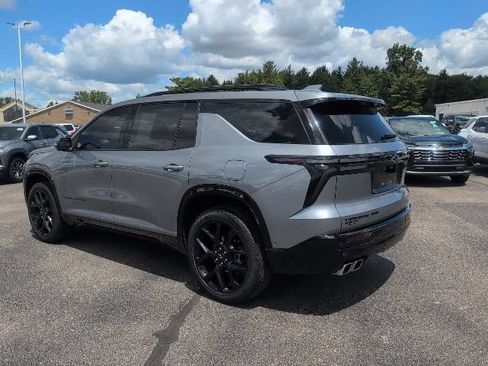 Used 2024 Chevrolet Traverse RS w/ LPO, Floor Liner Package AWD/4WD image 5