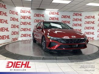 Used 2025 Hyundai Elantra Limited FWD video 1