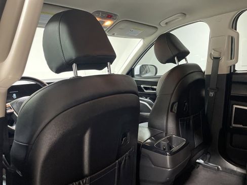 Certified 2023 Kia Telluride LX image 16