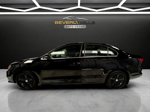 Used 2015 Volkswagen Jetta SE image 2