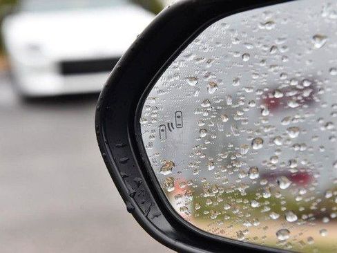 Used 2025 Toyota Camry SE image 10