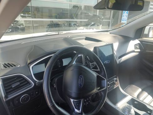 Certified 2021 Ford Edge SEL image 10