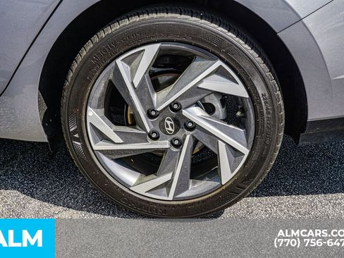 Used 2025 Hyundai Elantra Sport image 16