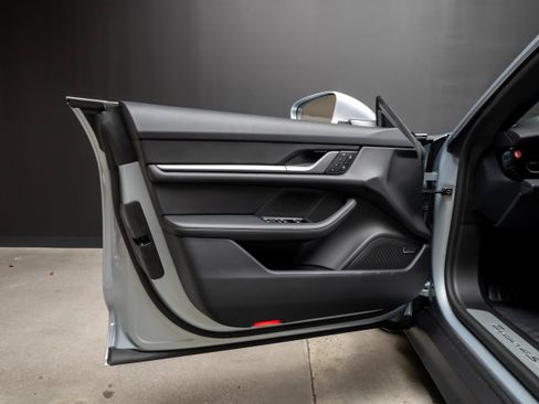 New 2026 Porsche Taycan 4S AWD/4WD image 27