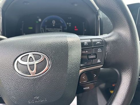 Used 2025 Toyota Camry LE FWD image 15