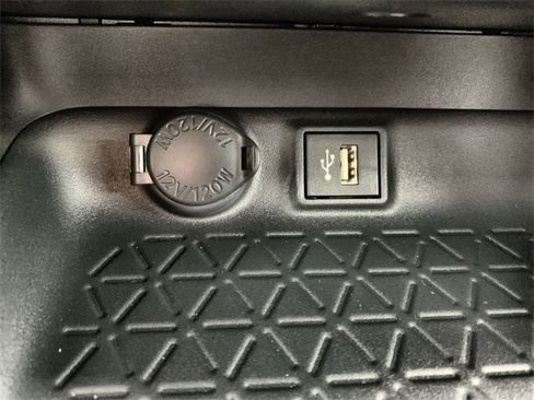 New 2025 Toyota RAV4 SE image 27