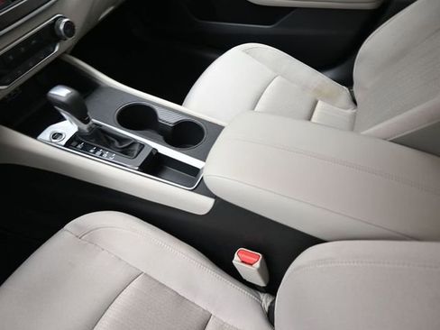 Used 2025 Nissan Altima 2.5 SV image 31