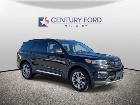 Certified 2023 Ford Explorer XLT w/ Equipment Group 202A AWD/4WD image 1