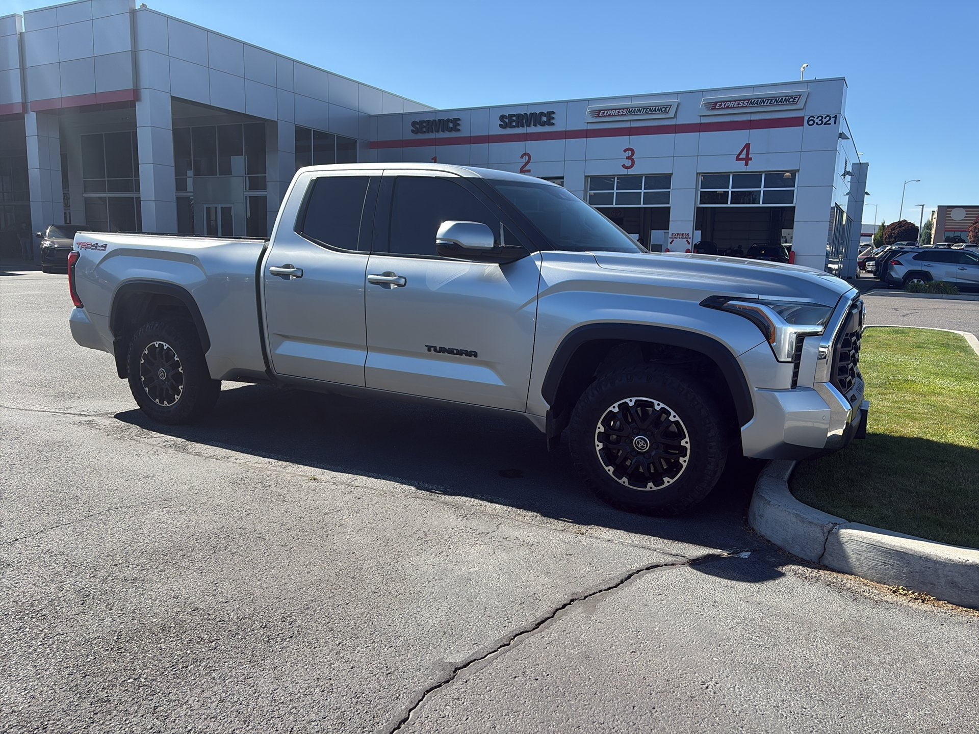 Certified 2022 Toyota Tundra SR5 w/ TRD Off-Road Package AWD/4WD image 34