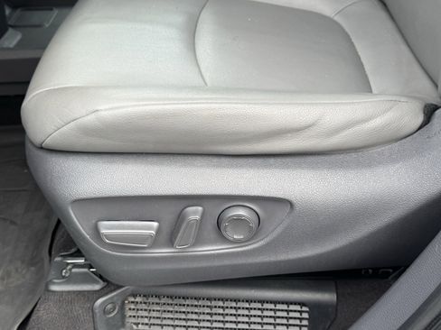 Used 2021 Toyota Sienna XLE image 26