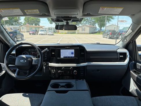 Used 2025 Ford F250 XLT AWD/4WD image 15