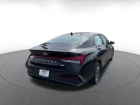 Used 2026 Hyundai Elantra Hybrid FWD image 15