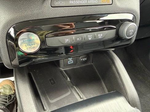 Certified 2023 Ford Escape Platinum w/ Premium Technology Package AWD/4WD image 24