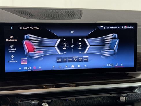 Used 2025 BMW X7 xDrive40i w/ Parking Assistance Package image 28