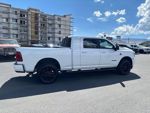 Used 2025 RAM 2500 Laramie AWD/4WD image 10
