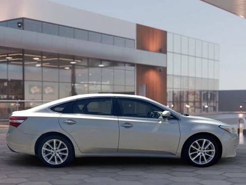 Used 2013 Toyota Avalon Limited FWD image 11