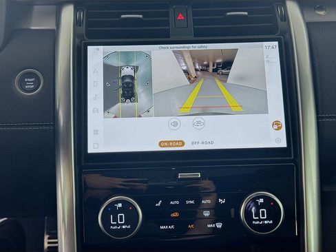 New 2025 Land Rover Discovery Dynamic SE AWD/4WD image 14