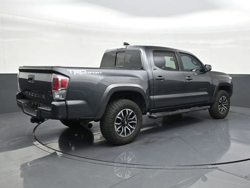 Used 2022 Toyota Tacoma TRD Sport w/ Technology Package image 5