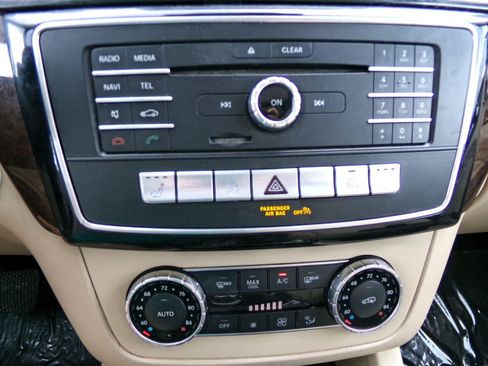 Used 2018 Mercedes-Benz GLE 350 w/ Premium 1 Package image 11
