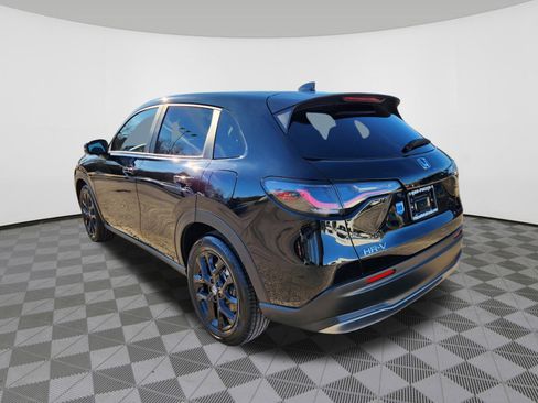 Used 2025 Honda HR-V Sport image 3