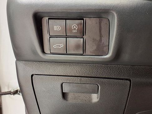 Used 2024 Toyota Highlander XLE image 24