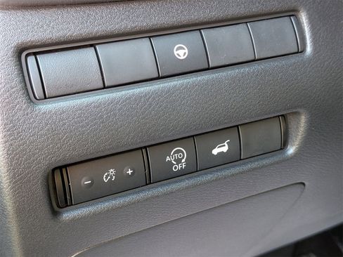 Used 2023 Nissan Rogue SL image 17