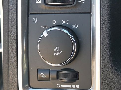 Used 2018 RAM 2500 Power Wagon w/ Luxury Group image 24