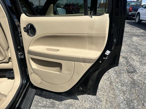 Used 2006 Chevrolet HHR LT w/ Preferred Equipment Group FWD image 39
