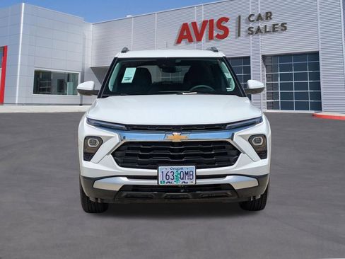 Used 2025 Chevrolet TrailBlazer LT AWD/4WD image 2