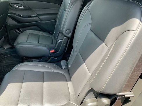 Certified 2023 Chevrolet Traverse LT w/ LPO, Floor Liner Package AWD/4WD image 23