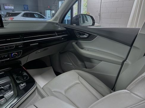 Used 2018 Audi Q7 3.0T Prestige w/ Prestige Package AWD/4WD image 26