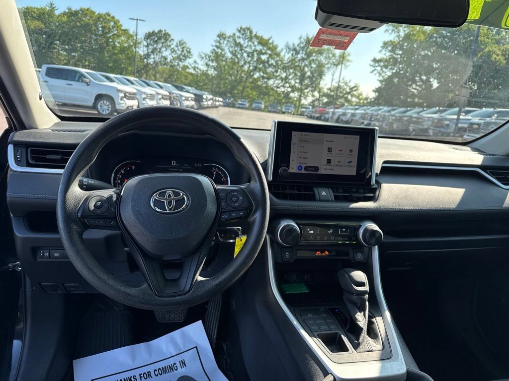 Used 2023 Toyota RAV4 LE AWD/4WD image 18